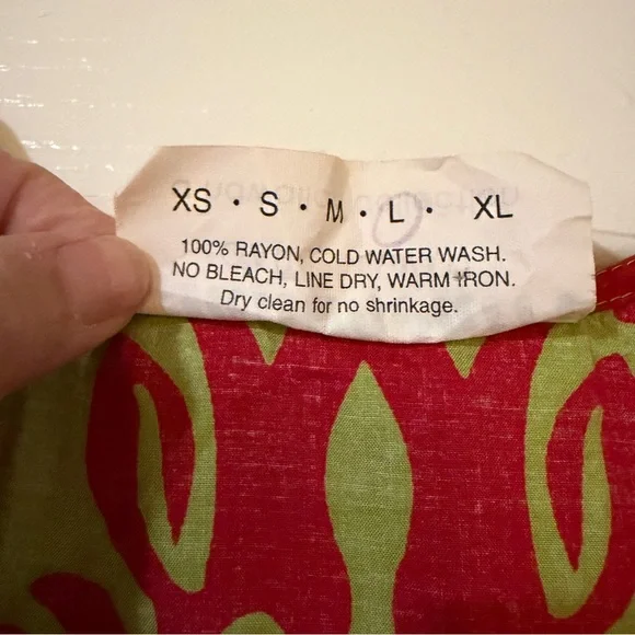 Floral Red and Green Manuheali’i Dress - Picture 8 of 15